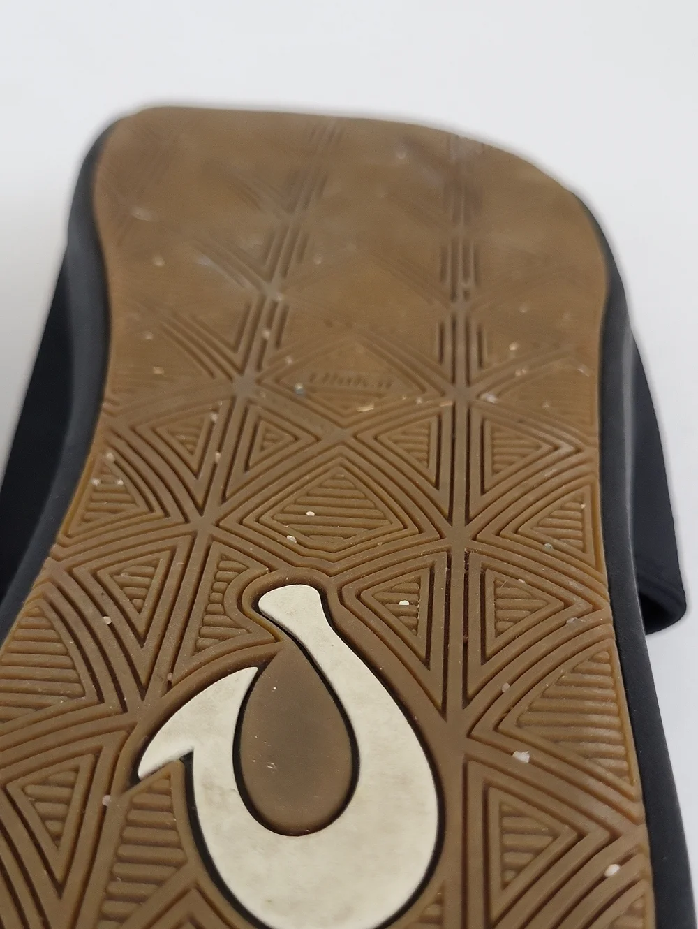 OluKai Men's Maha 'Olu Black Recovery Slide Sandals Size 11 / EU 44